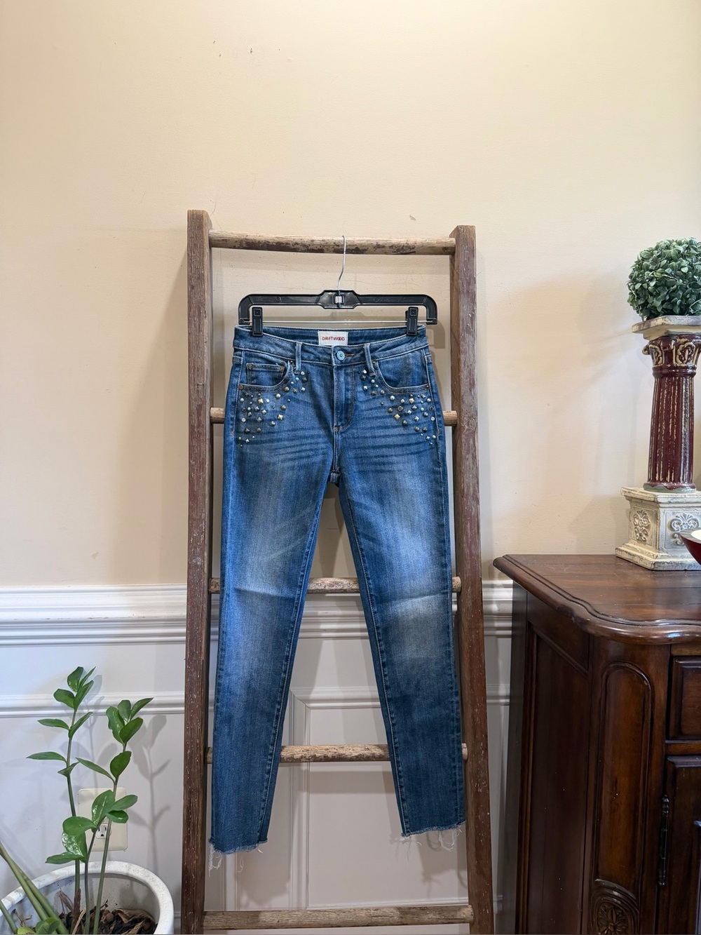 DRIFTWOOD Women's Mid Blue Studded Skinny Jeans